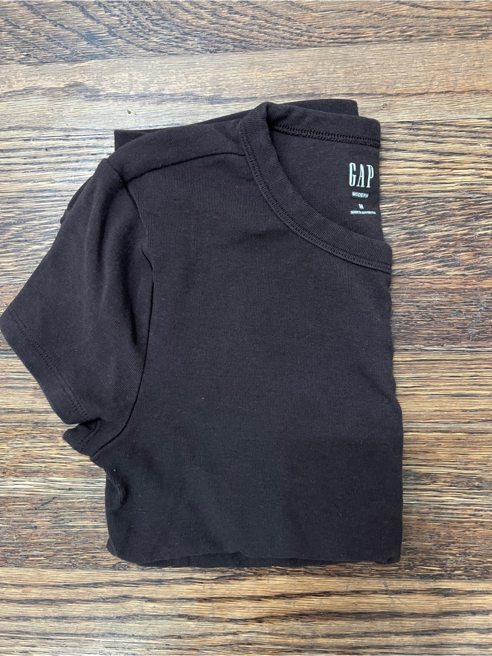 GAP Modern Crew Neck tee sz M